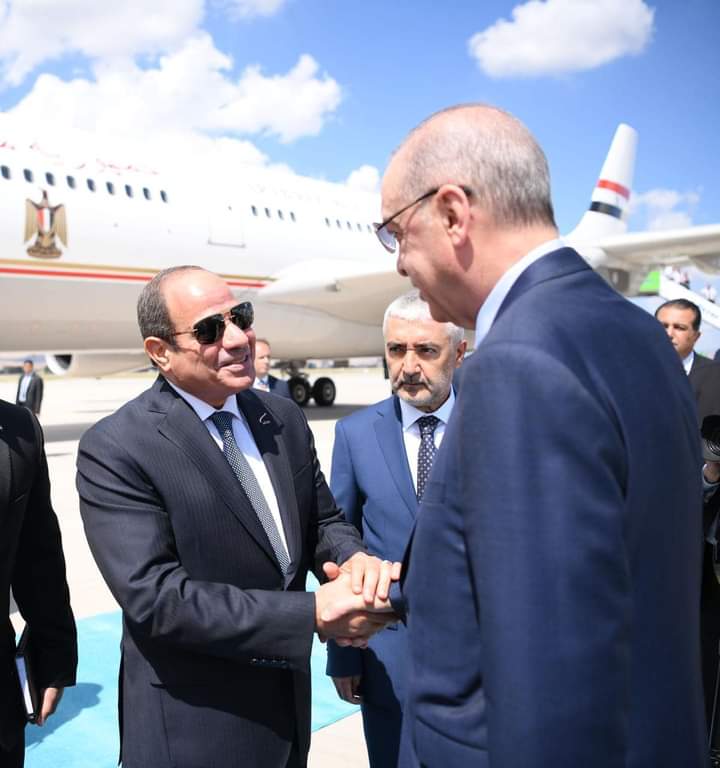 engazatmasr2020's tweet photo. مصر وتركيا اقوي دول الشرق الأوسط تعاونهم سيكون لعودة الاستقرار في سوريا وانهاء الحرب في السودان وغزة و ليبيا و العراق و محاربة الإرهاب في الصومال .
تعاون مشترك سيكون لخدمة شعوب العالم العربي https://t.co/wLDUZWpm9p