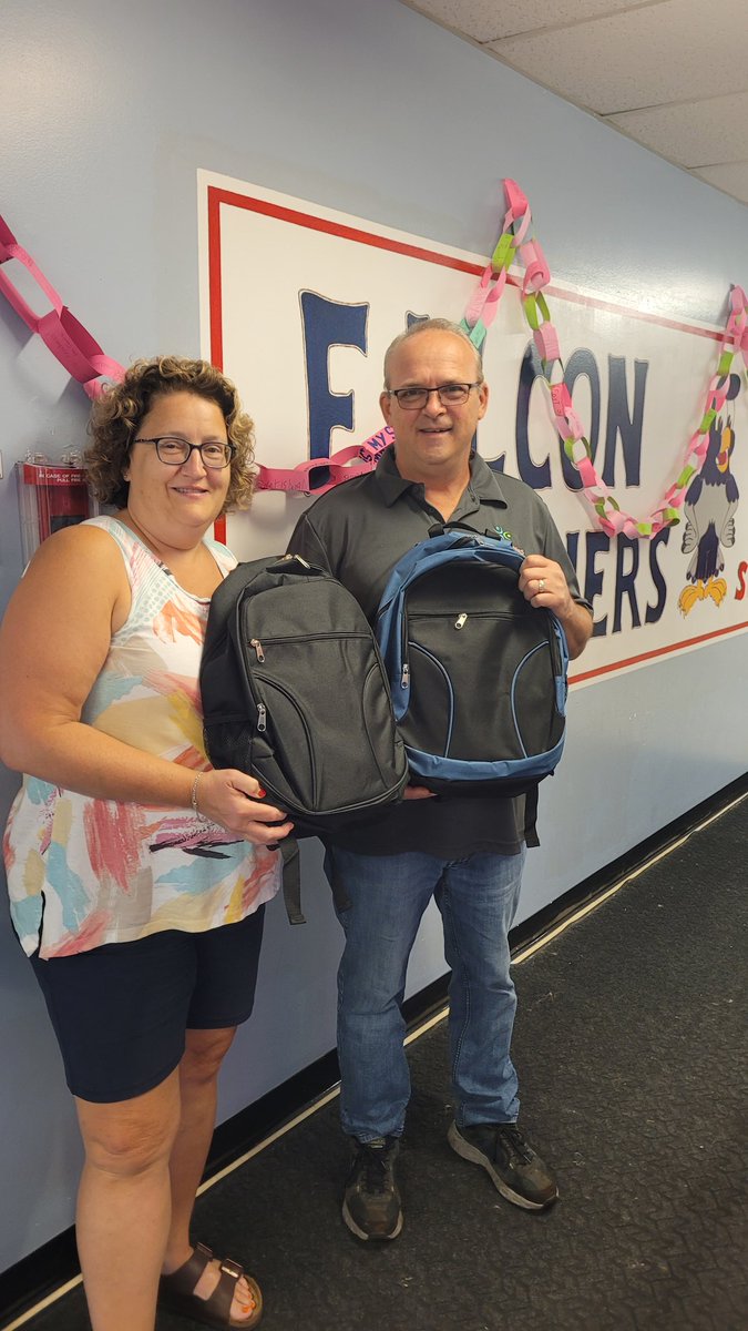 CraigScottNL's tweet image. It was my pleasure to present Vice Principal Kim Keating at @SFOAschool with 8 #Kitsforkids on behalf of @TELUS and @Municipalnl Thanks to Telus for allowing us to participate in this great initiative which allows us to #Givewherewelive @torbaynl