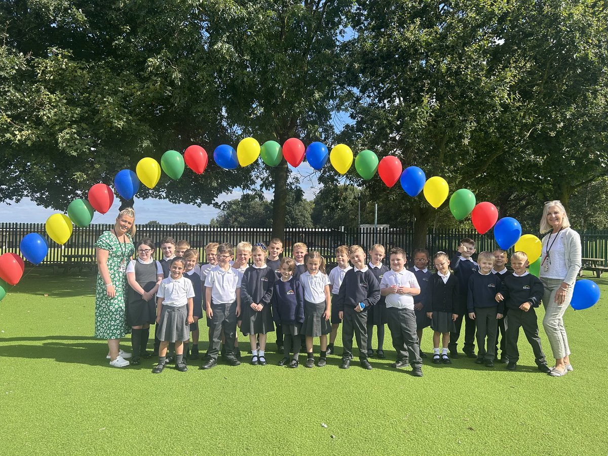We had a great first day in Year 2! I am so proud of each of you for how you have settled in and I cannot wait for our year together. 📚💛💙♥️<a href="/BarntonMissR/">Miss Rutter</a>
