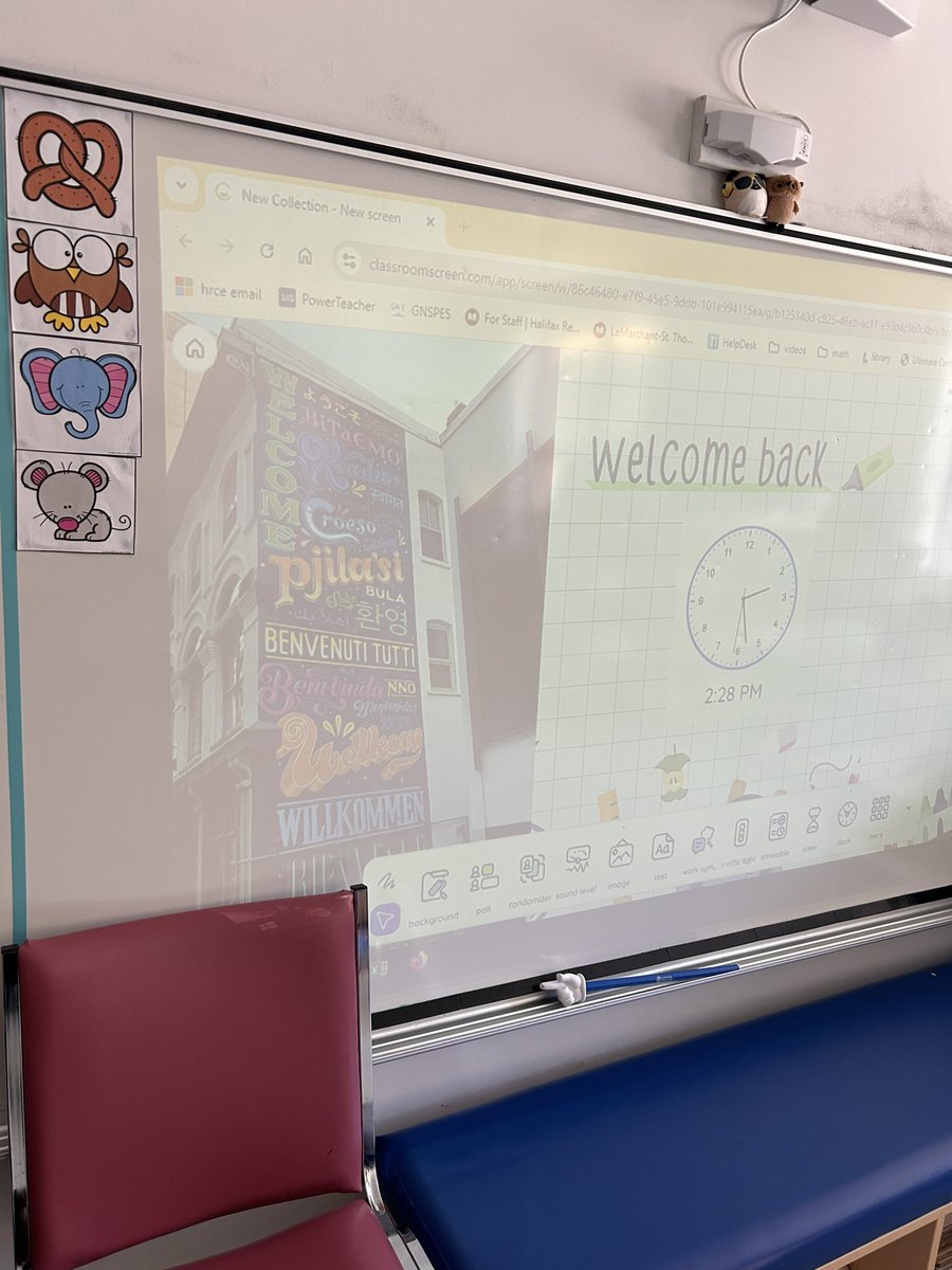 ready for the new school year 🥰 

excited to meet everyone! ✨

welcome mural by my sister KDP letters 🎨