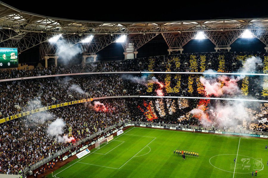 جمهور الاتحاد في الجوهرة بعد التوقف..

ينتظرنا يوم تاريخي في الجوهرة مع المدرج التاريخي.

💛🖤🔥