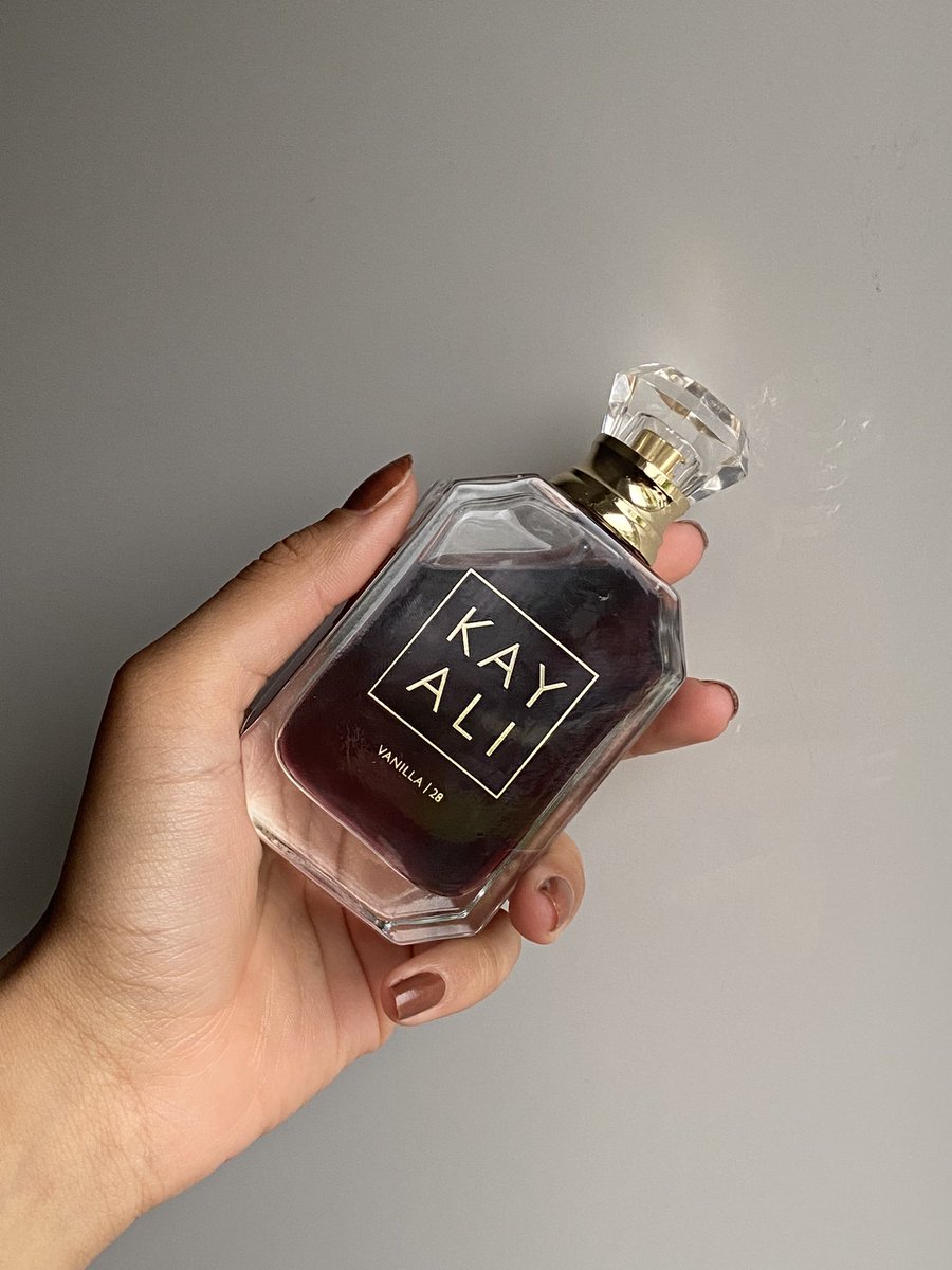 glambysammo's tweet photo. Kayali Vanilla 28: like diving into a rich, decadent vanilla gourmand cake. The ultimate fall fragrance — warm, delicious, and utterly addictive. Think crisp mornings, golden leaves, and a cozy cashmere embrace. Truly obsessed!🍂🤎🥺 https://t.co/O6xKsdZU1q