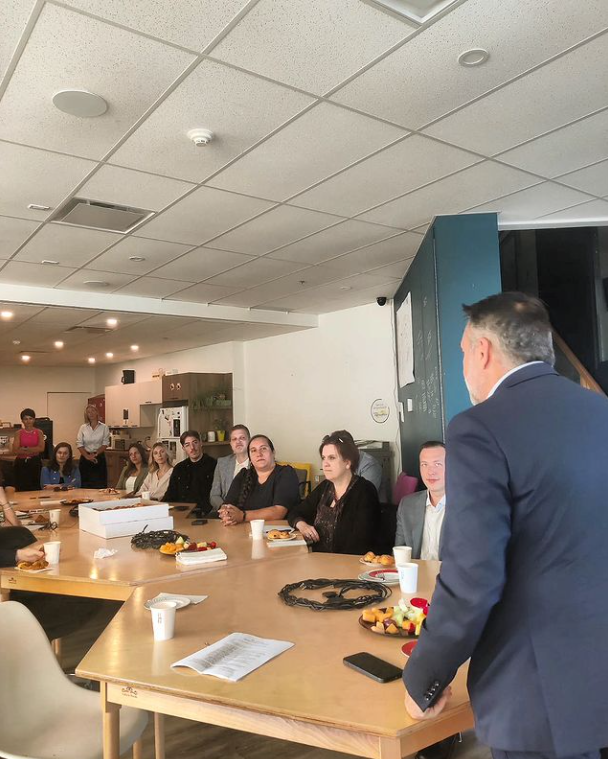 conseilpatronat's tweet photo. Retour sur le #DéjeunerCauserie à Rimouski !
Un grand merci à Marina Soubirou et Jean-Nicolas Marchand de nous avoir reçus.
Ce fut une excellente occasion de faire le point sur le climat d’affaires régional et, surtout, d’écouter les entrepreneurs locaux. #SOPER https://t.co/Kfsez7xOLU