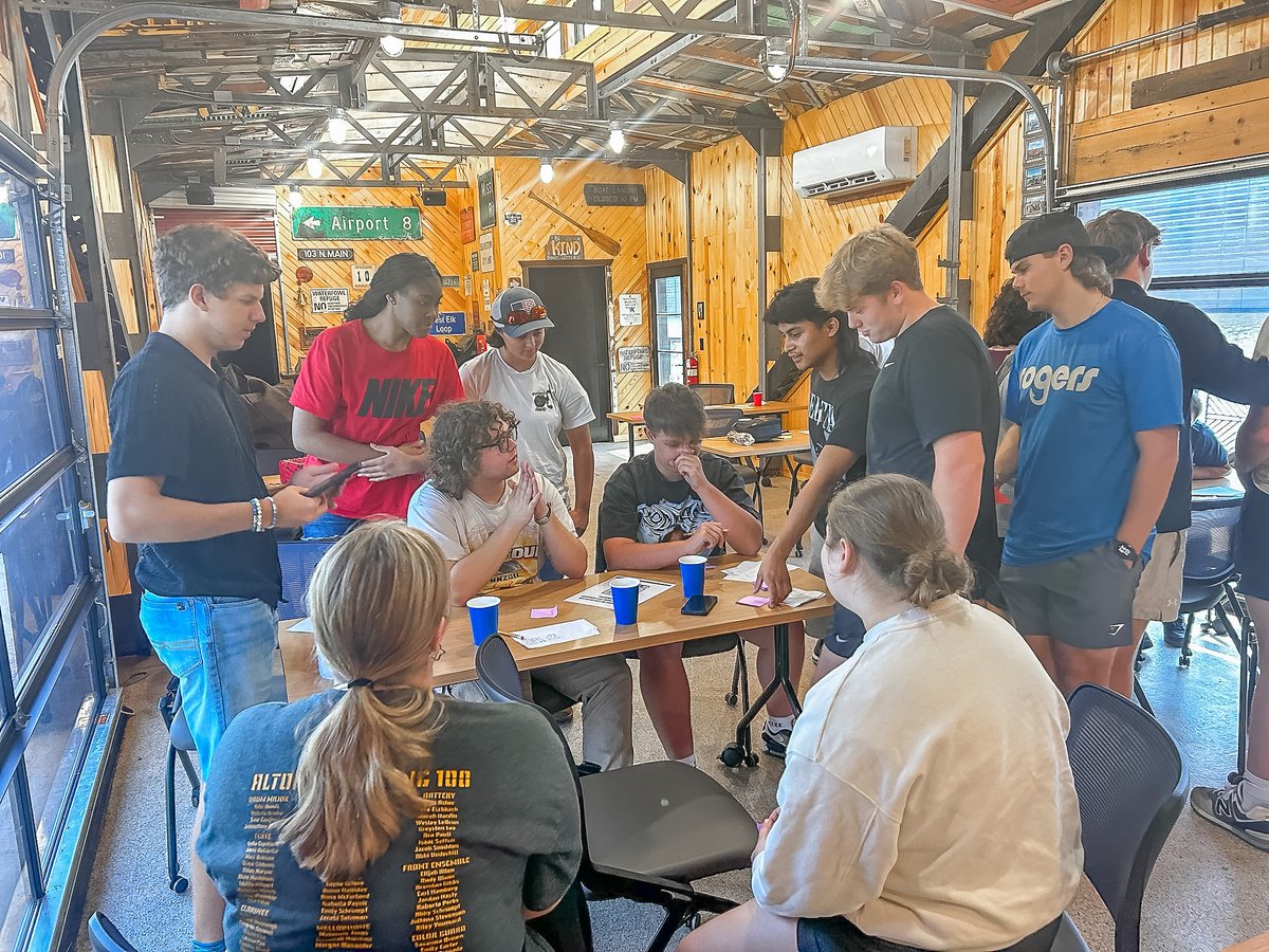 School's in session at the Mississippi River Institute Floating Classroom! 

We had an inspiring day with 19 students from Alton High School. Big thanks to our guest speakers from the Army Corp of Engineers and the US Coast Guard! 

#maritimecareers #MRIFC #riverstewards