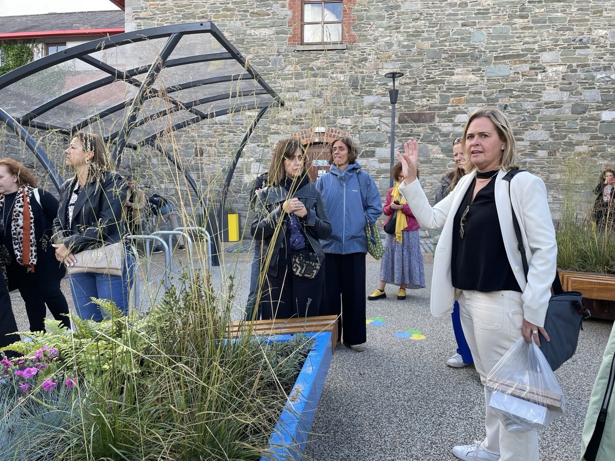 VARCITIES1's tweet image. 🌦 Despite intermittent summer showers, we were all delighted to explore Dundalk&apos;s Pilot Site and its three #VisionarySolutions in the Courtyard of the Museum and Library Quarter, now fully regenerated for a healthier, greener city!