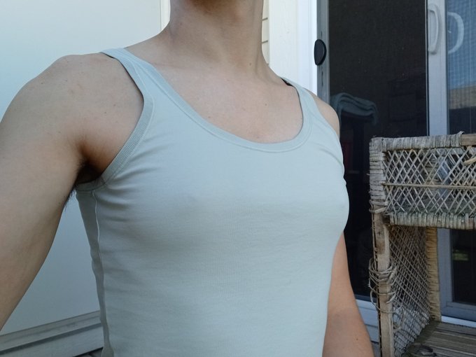 I never imagined my titties would be this big after only 1.5 years of hrt 🙌 https://t.co/BXNkdXndxw
