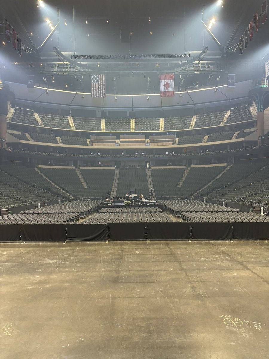 First day <a href="/Weezer/">weezer</a> tour, Minneapolis