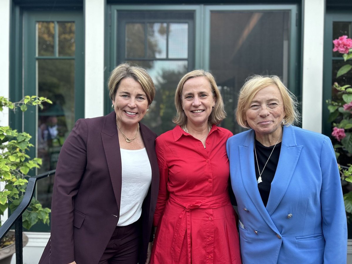 JoyceCraigNH's tweet photo. Thank you @JanetMillsforME and @maura_healey for joining us in Portsmouth last night. As Governor, I’ll always work with our neighbors to solve our shared challenges and move us forward. #NHPolitics https://t.co/WjMHRS6kKe