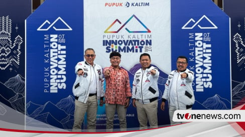 tvOneNews's tweet photo. Digandeng Pupuk Kaltim, Billy Mambrasar Sebut Inovasi Kepemimpinan SDM Krusial untuk Sokong Ketahanan Pangan Indonesia: Staf Khusus Presiden RI Bidang Inovasi, Pendidikan dan Daerah Terluar, Billy Mambrasar menghadiri Awarding Pupuk Kaltim Innovation… https://t.co/Igo4uQZZoB https://t.co/XTRsWbVT2A