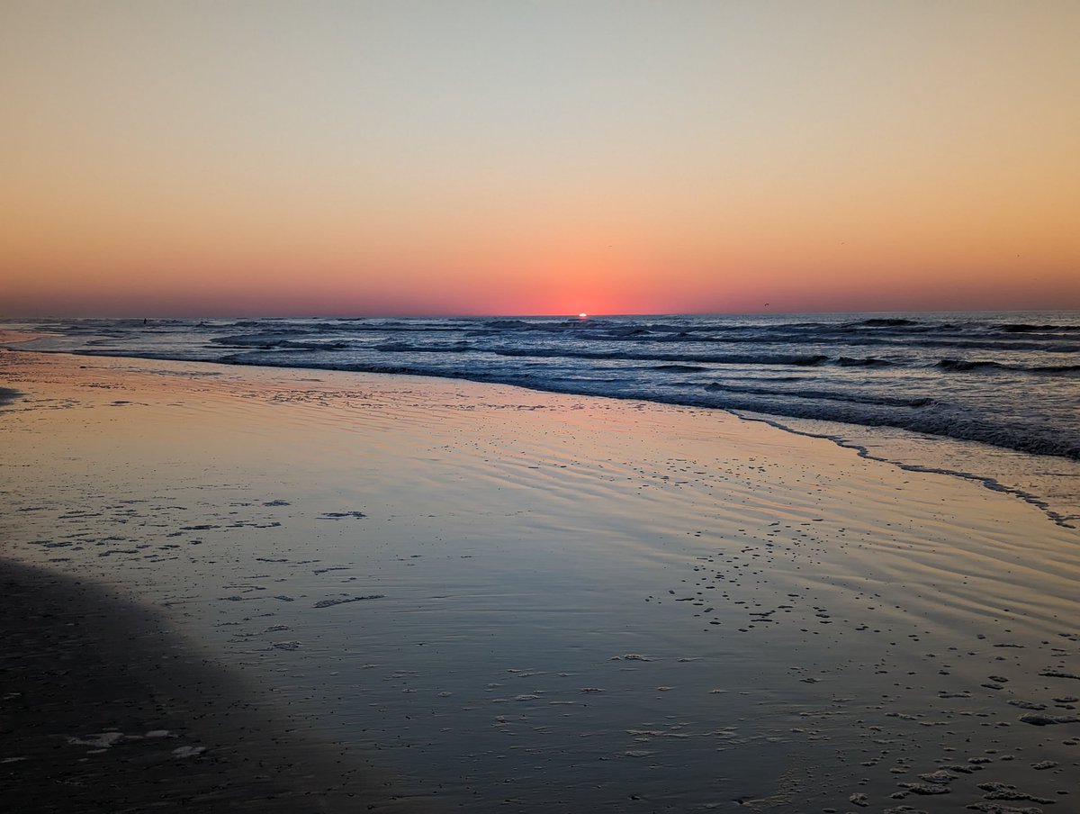 The weather is going to be so much nicer this weekend! Have you booked your beach house in Surfside? 
VisitSurfsideBeachTx.org
