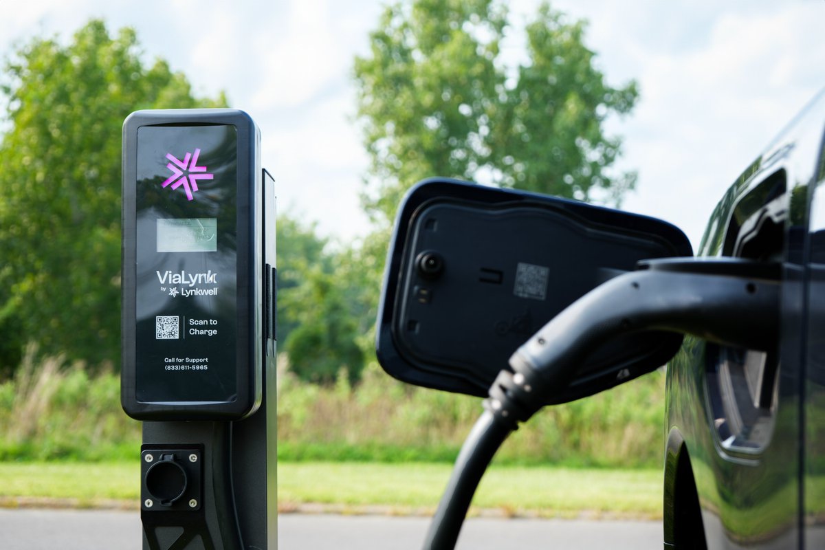 🚀 A HUGE thanks to our Drive Electric Rochester 'Gold' Sponsor <a href="/lynk_well/">Lynkwell</a>  who provides hardware, software, and services designed to power the next generation of electric vehicle networks. From customized charging solutions to advanced network management, Lynkwell connects