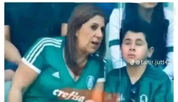 کیا آپ جانتے ہیں !
برازیلین عورت کو 2019 میں ایک فٹبال میچ کے دوران " فیفا فین ایوارڈ " سے نوازا گیا، کیونکہ وہ سارا میچ اپنے نابینا بیٹے کو لفظ لفظ بیان کرتی دیکھی گئیں ۔اس دھرتی پر تمہاری واحد محبوبہ تمہاری ماں ہے، اگر وہ مر جائے تو تمہاری محبت کی کہانی ختم ہو جاتی ہے...