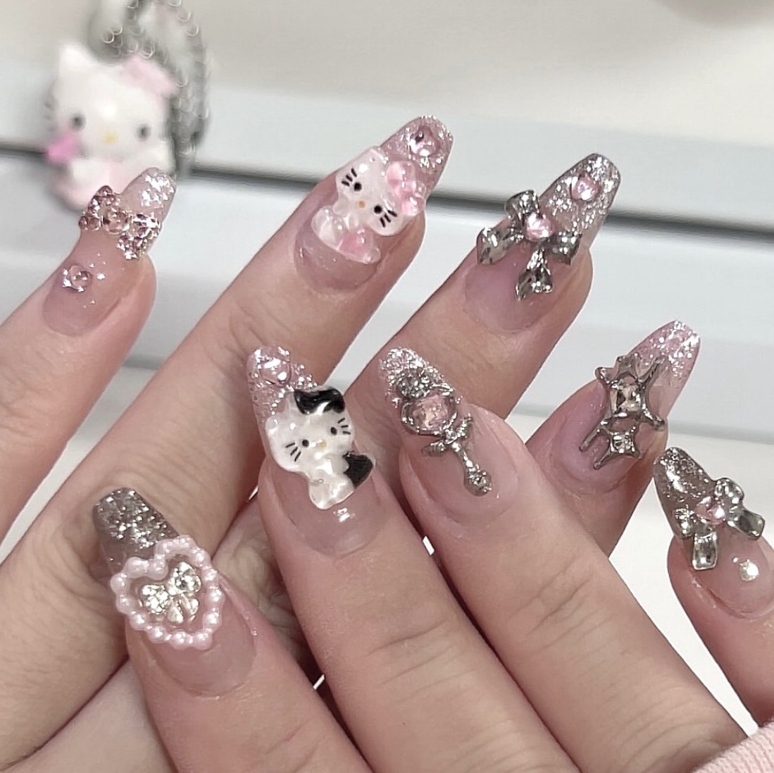 piinkimi_'s tweet photo. hello kitty nails https://t.co/wDFlfTYuvu