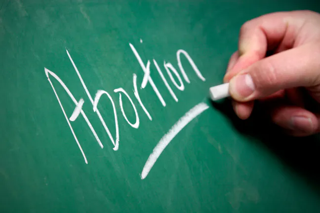 Dlaczego jestem zwolennikiem aborcji?

Dzisiaj dłuższy, bardzo ambitny post w którym poruszę najważniejsze informacje na temat aborcji, podam konsekwencje jej zakazu oraz skonfrontuję się z argumentacją, której używali w rozmowie ze mną ludzie anty-choice.