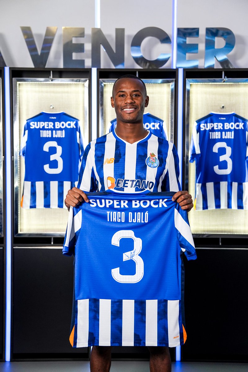 Obrigado pela oportunidade <a href="/FCPorto/">FC Porto</a>. Darei o meu melhor para estar à altura da grandeza desta instituição.Vamos!!🐉 

#invictosdecoração