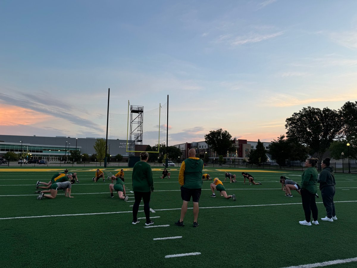 Post run stretch with the sunrise 🌅