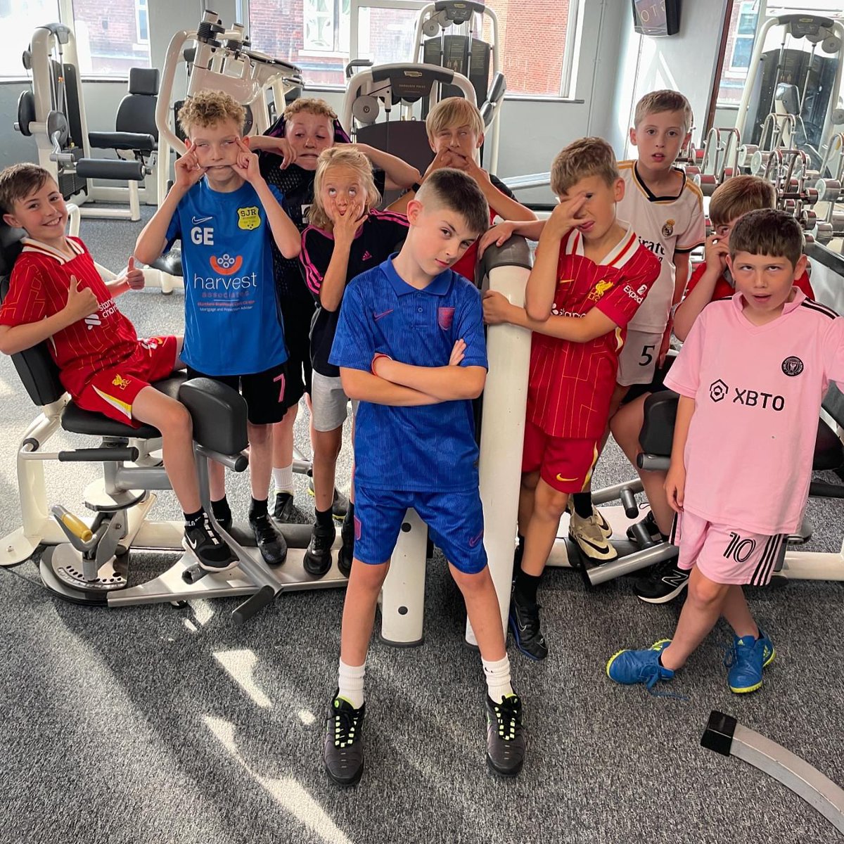 LyncPerformance's tweet image. Top session with the squad tonight 🤝🏼⚡️

Some serious poses too 😎 

Well done everyone 👏🏼
@StWorksop