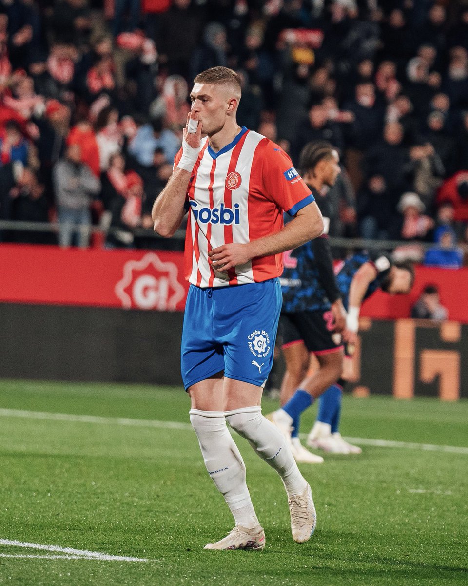 GironaFC's tweet photo. Artem Dovbyk nominat a la Pilota d’Or! 🏆

Un reconeixement molt merescut, enhorabona! 🙌

@ballondor https://t.co/r68jvA5bab