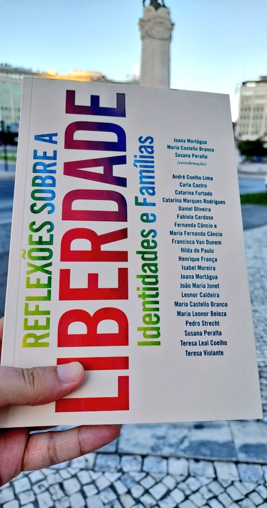 bom dia para estar em Lisboa e comprar em 1a mão a resposta ao outro livro velho nas ideias.
Boa apresentação do <a href="/hugovdding/">Hugo van der Ding</a>. Com <a href="/mariapcastellob/">Maria Castello Branco</a> <a href="/JoanaMortagua/">Joana Mortágua</a> <a href="/speraltalisboa/">Susana Peralta</a> <a href="/jm_jonet/">João Maria Jonet</a> <a href="/danielolivalx/">Daniel Oliveira</a> <a href="/leonorcaldeira/">Leonor Caldeira</a> et al.
Sem discussão não há democracia nem liberdade!