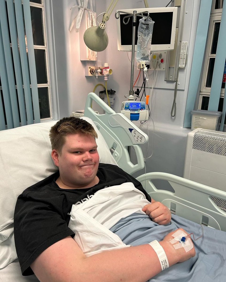 Thehullboy1's tweet image. Speechless. £14,000 POUNDS RAISED FOR THE @mindcharity!!

When I began running just over 5 months ago, never in a hundred million years did I think I would raise 1000 pounds for charity never mind 14 of them. 

As a lad who’s suffered with mental health in the past, I know that…