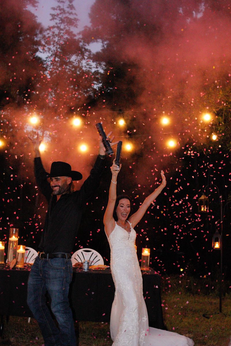 KBOnTheRadio's tweet image. Surprise!!! We’re having a baby girl💕 🎀