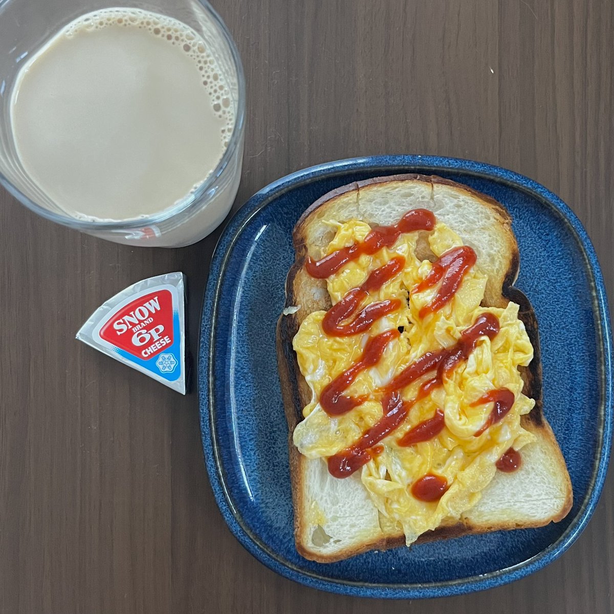 いつもはプロテインが朝食だけど今朝はとてもお腹が空いていたので🍞