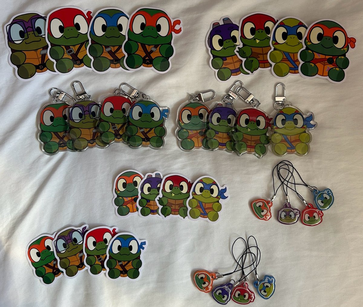 cerealcirioo's tweet image. Can I interest yall in a turtle boy of your own ? 
MY BIGGEST DROP YET !!! Full 🧵 of info !!
Available in my shop (in bio) Wednesday the 11th at 3 pm PST 💙❤️💜🧡
#rottmnt #tottmnt #bluey (1/8)