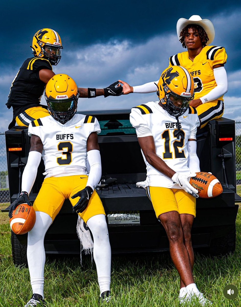Coach_ISweeney's tweet image. Cyber Boys. The one, The only, Wide out “U” pull up in the cyber truck. Anything for my boys. #WRU every year we put out D1 WR’s . M-Block is HOT!!!
@j8kyron_ @AndreFeast @DazjhonT21