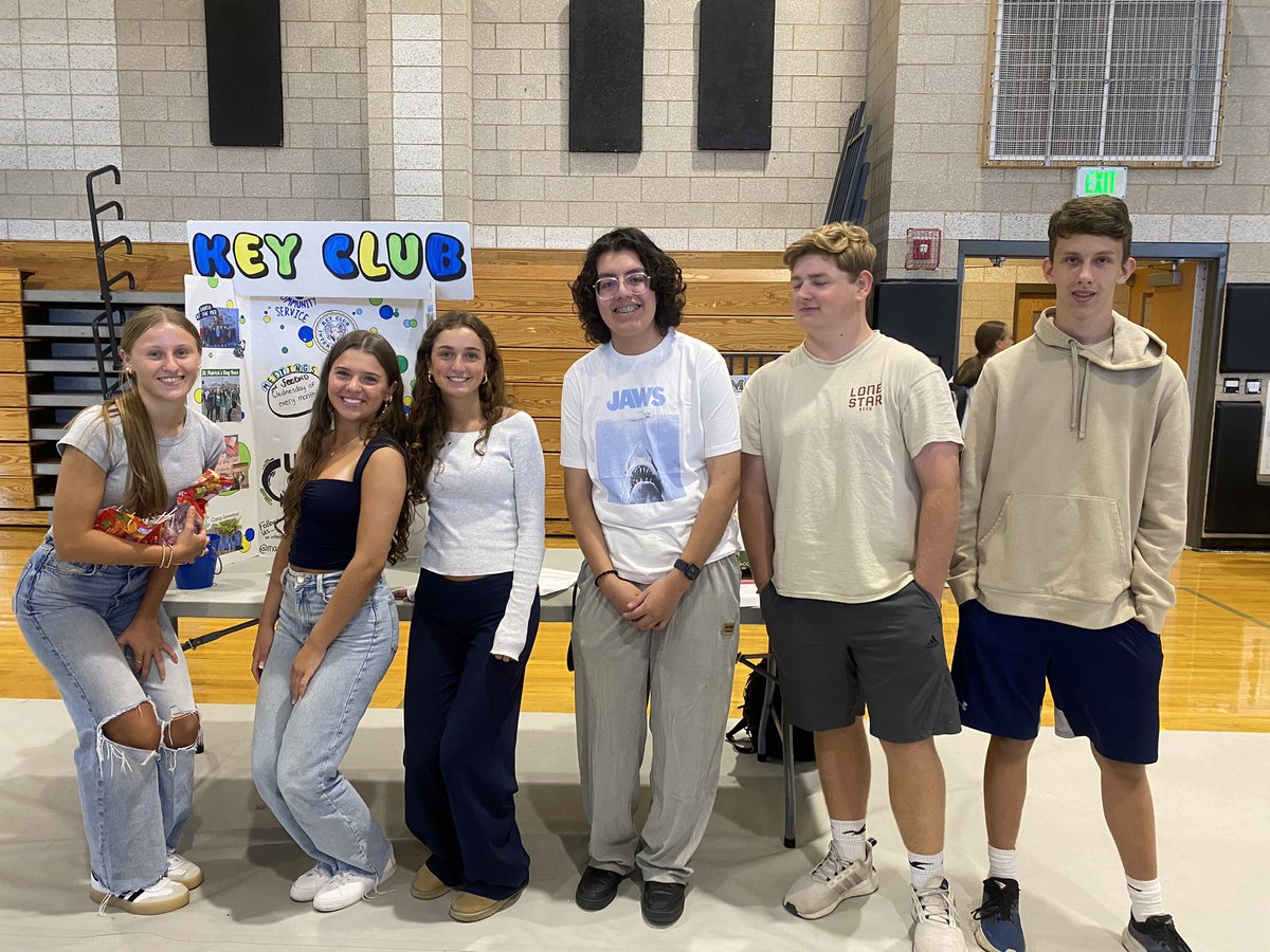 Thank you to all of our student leaders for promoting a successful Activities Fair for our Freshmen students today!  #getinvolved #buildcommunity #beyondtheclassroom #welcomeclassof2028