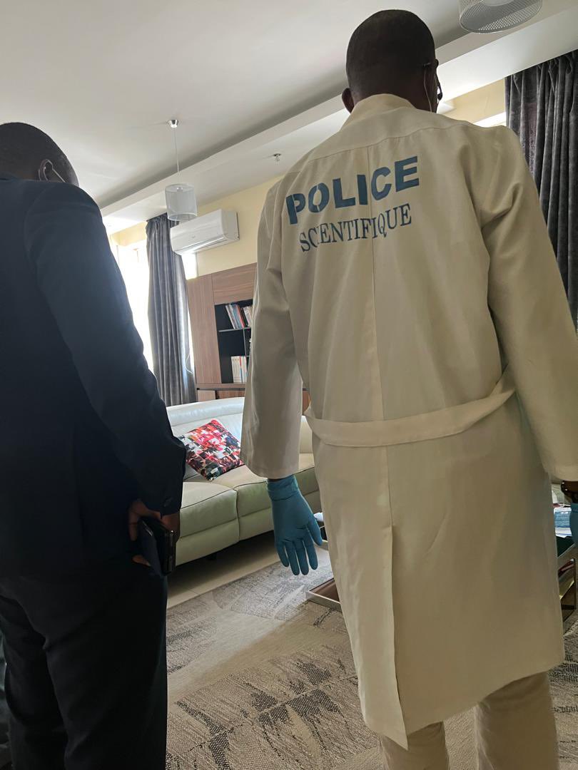 modumbani's tweet photo. 🔍 En droit, l'empoisonnement est défini comme un acte criminel entraînant la mort d'un individu. Pourtant, le fait qu'un poison ait été découvert dans le bureau du ministre de la Justice en RDC soulève des interrogations inquiétantes. La justice est-elle menacée de l'intérieur ? https://t.co/zYajtpw0Em