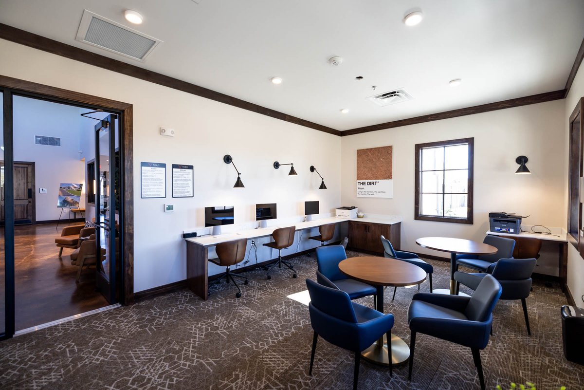 FirstStepHomes_'s tweet image. Elevate your WFH experience with our Business Centers! Equipped with everything you need, it’s the perfect environment for productivity and success. Manage your work and life seamlessly with our support! #WorkWithEase #BusinessSupport @LasLomasTyler @LosCaballosTX @torooakpoint