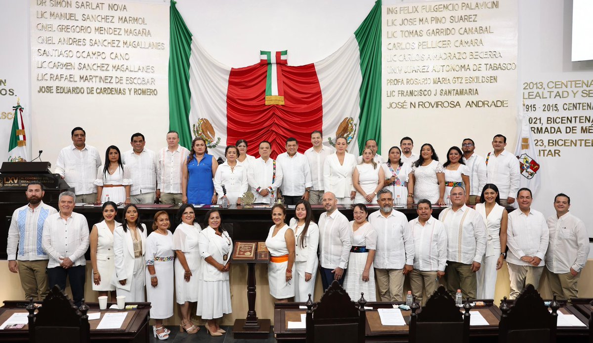 TabascoJavier's tweet image. Acompañamos a las diputadas y diputados en la instalación de la LXV Legislatura; vamos a trabajar con pleno respeto a la división de poderes pero siempre pensando en el pueblo de Tabasco. Gracias al presidente de la Junta de Coordinación Politica @JORGEBRACA por el recibimiento.