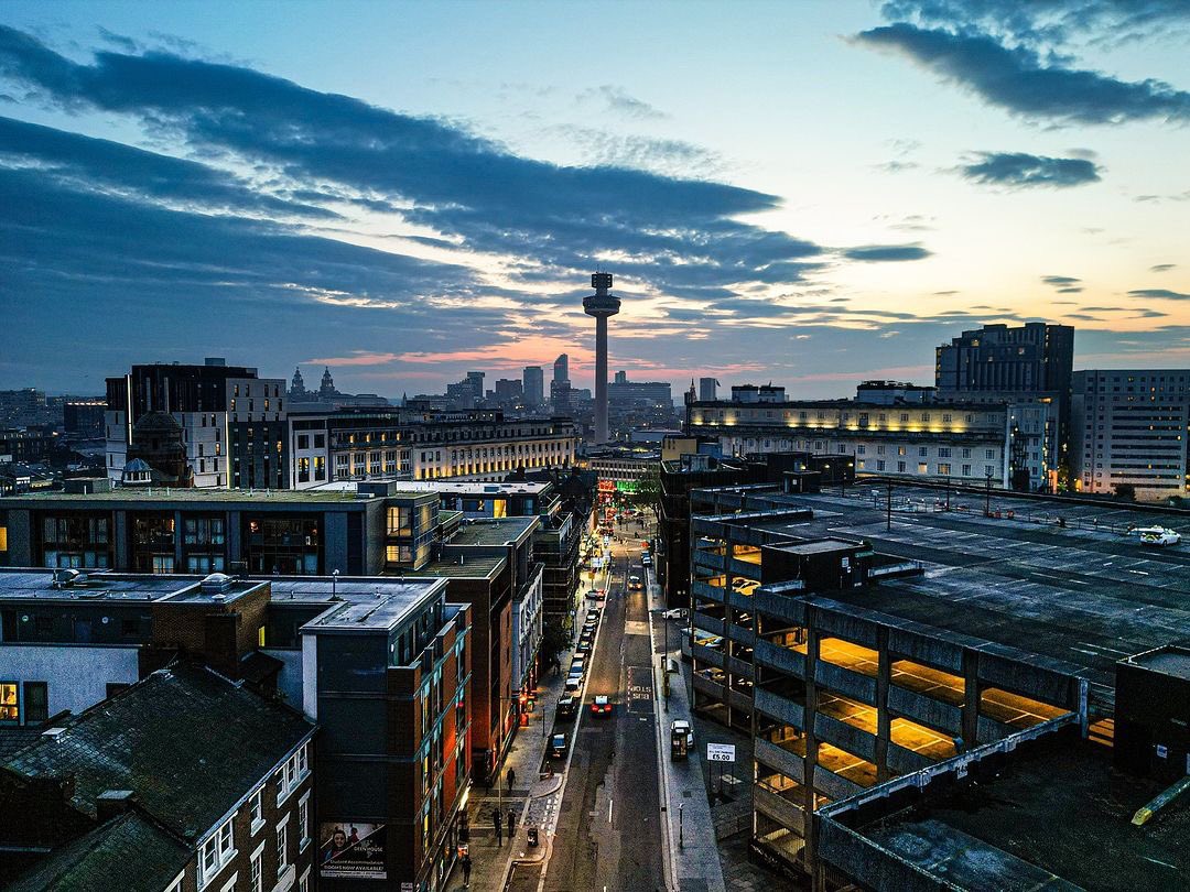 Golden hour views from Mount Pleasant, Liverpool 🌆 

📸 @EagleEyeShots