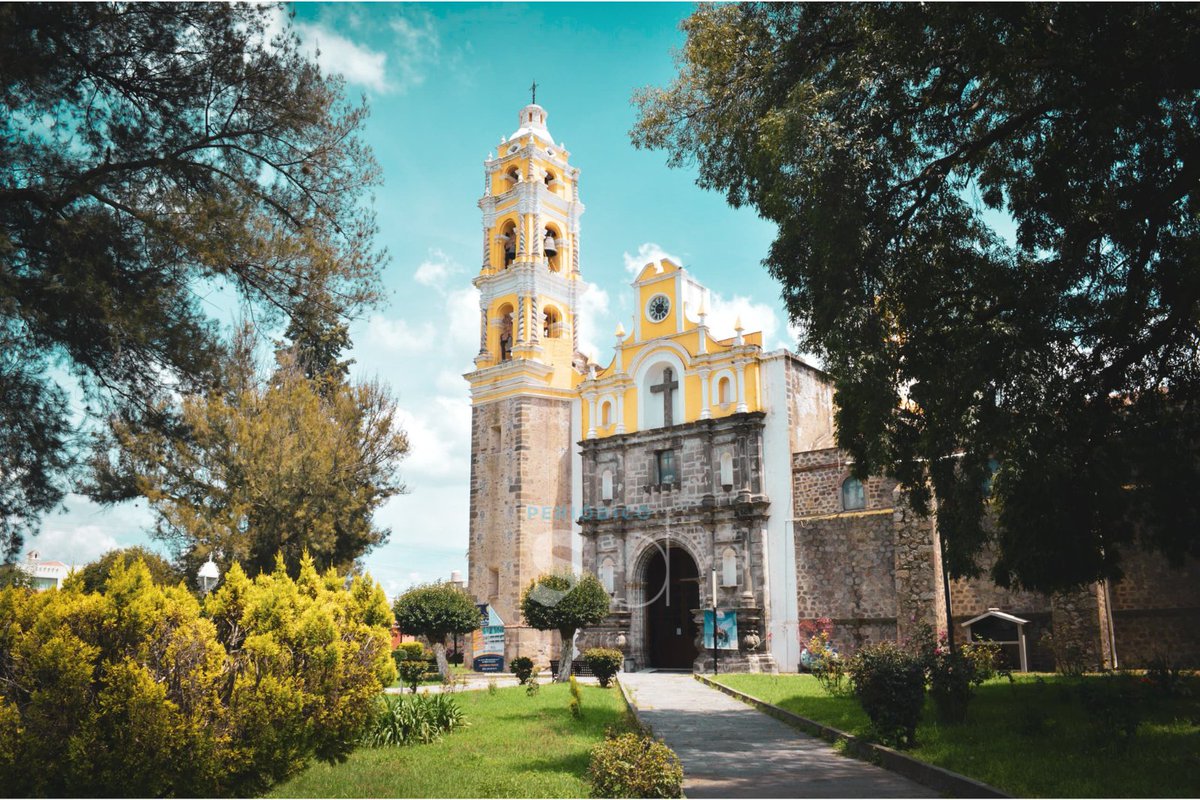 TlaxSintesis's tweet photo. La Parroquia de Santa Cruz Tlaxcala, se posiciona como uno de los primeros templos religiosos del Estado, así como uno de los más hermosos.

@ConPalafox 📸

Más info aquí. 👇
https://t.co/pbGM4Npm65 https://t.co/dLYZYXPjB7