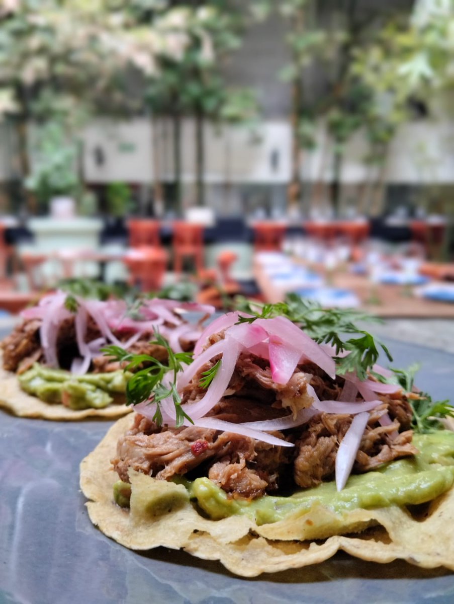 El #menúdeldía te va a encantar!!

ENTRADA: Potaje de poro y papa
FUERTE: Taco de birria de cordero
.
.
.
