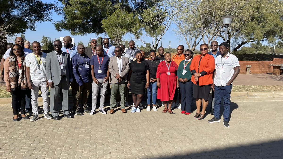 Chama Jickson K (@chamakalubaj) on Twitter photo First day of the Commodities in Southern African History Workshop at the University of the Free State. <a href="/UFSweb/">UFS</a> <a href="/ysi_commons/">Young Scholars Initiative</a> <a href="/INETeconomics/">Institute for New Economic Thinking</a> <a href="/drkatelaw/">Dr. Kate Law</a> <a href="/SibanengiNcube/">sibanengi ncube</a> <a href="/mininghistory/">Duncan Money</a> <a href="/EdwardMboyonga/">Edward Mboyonga Ph.D</a> <a href="/vmtgwande/">Victor Gwande</a> First day of the Commodities in Southern African History Workshop at the University of the Free State. <a href="/UFSweb/">UFS</a> <a href="/ysi_commons/">Young Scholars Initiative</a> <a href="/INETeconomics/">Institute for New Economic Thinking</a> <a href="/drkatelaw/">Dr. Kate Law</a> <a href="/SibanengiNcube/">sibanengi ncube</a> <a href="/mininghistory/">Duncan Money</a> <a href="/EdwardMboyonga/">Edward Mboyonga Ph.D</a> <a href="/vmtgwande/">Victor Gwande</a>