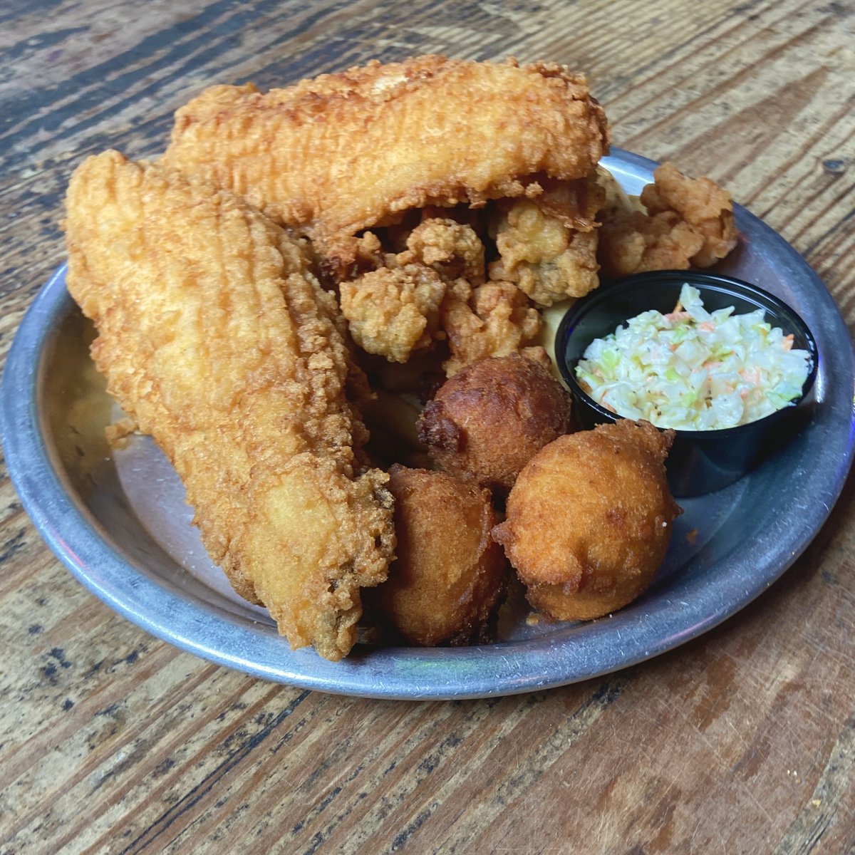 Bubbasfishshack's tweet photo. I don’t need an inspirational quote, I need a First Mate's platter
#friedseafood # #sass #fish https://t.co/Sj6EDLpRXO