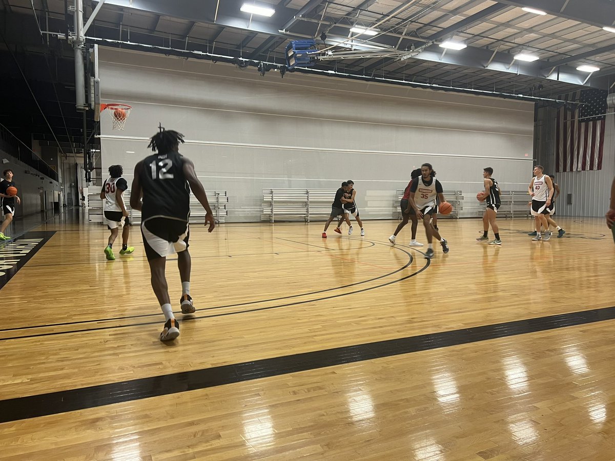 📍Wichita, KS seeing the new Post Grad group <a href="/sunrisehoops/">Sunrise Basketball</a>