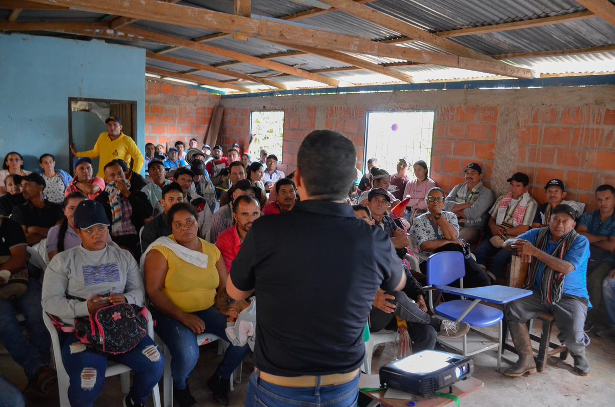 En Caficosta, valoramos profundamente a cada uno de nuestros asociados. 
Por ellos, nos embarcamos en un viaje por la región costera para informar, escuchar y fortalecer la Cooperativa.