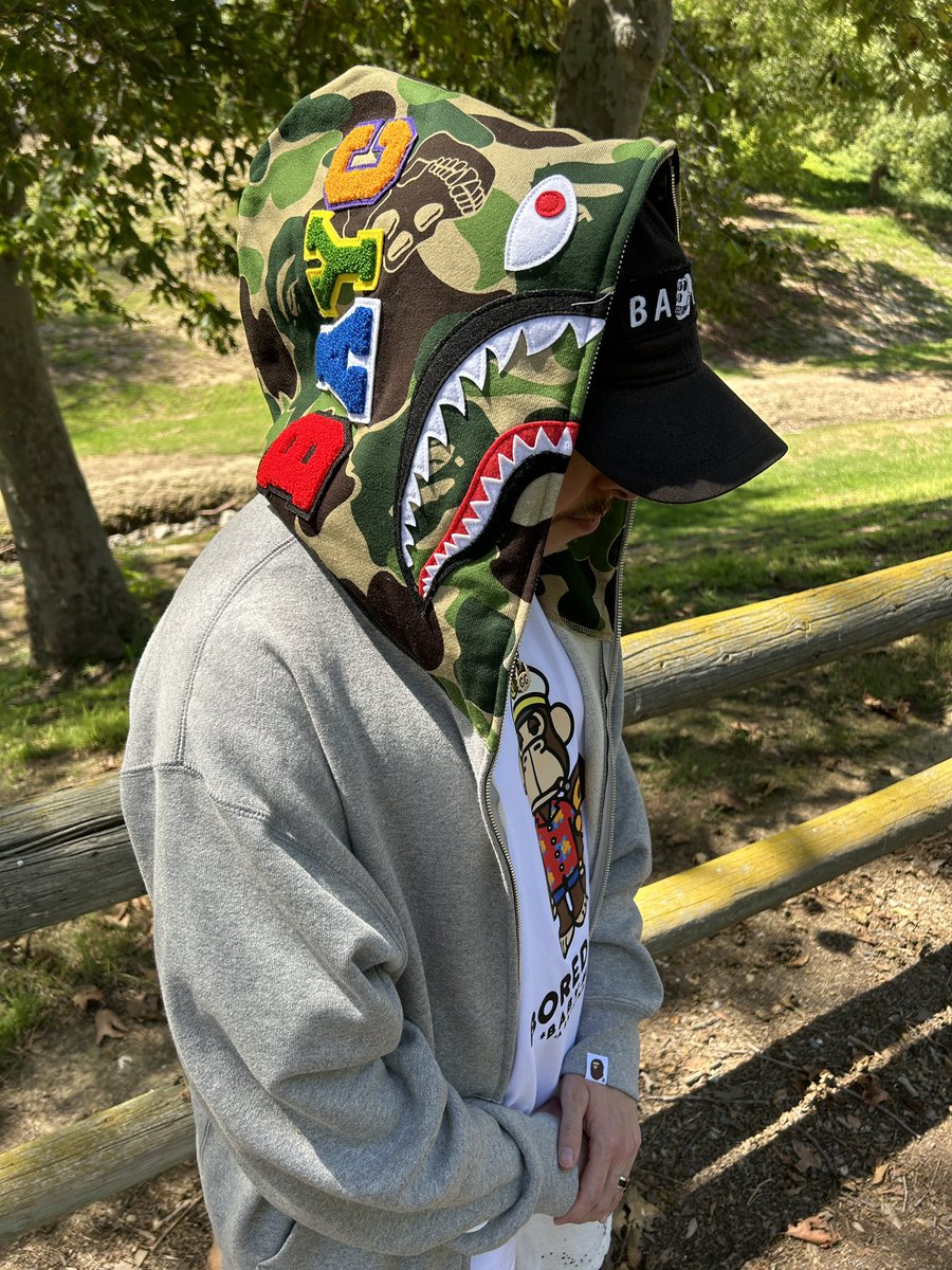 “Dearest Franalations - with compliments from <a href="/ABathingApeUS/">BAPE *A BATHING APE</a> &amp; <a href="/BoredApeYC/">Bored Ape Yacht Club 🍌</a> “ I’m honored to be showing yall an exclusive early look at the 2024 Bape X BAYC collection! Stay tuned in the coming days for the unboxing as well as <a href="/druski/">DRUSKI</a> inspired outfit vid 🫡😂