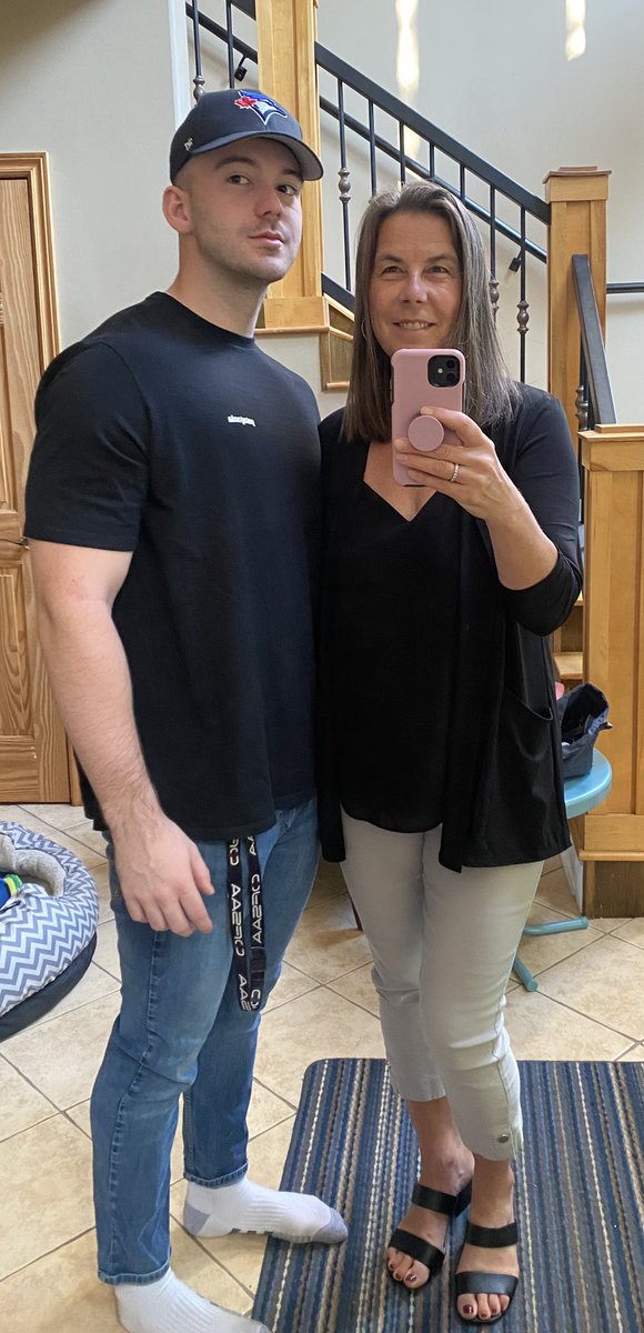 Gisele Roberts (@giseleroberts1) on Twitter photo Today was my final opportunity to take a "back to school" picture as my youngest embarks on his last year <a href="/LaurentianU/">Laurentian University - Université Laurentienne</a> 🥲 I'm incredibly proud of these students who are entering their final year after navigating a pandemic and insolvency, you've got this. See you at convocation! Today was my final opportunity to take a "back to school" picture as my youngest embarks on his last year <a href="/LaurentianU/">Laurentian University - Université Laurentienne</a> 🥲 I'm incredibly proud of these students who are entering their final year after navigating a pandemic and insolvency, you've got this. See you at convocation!