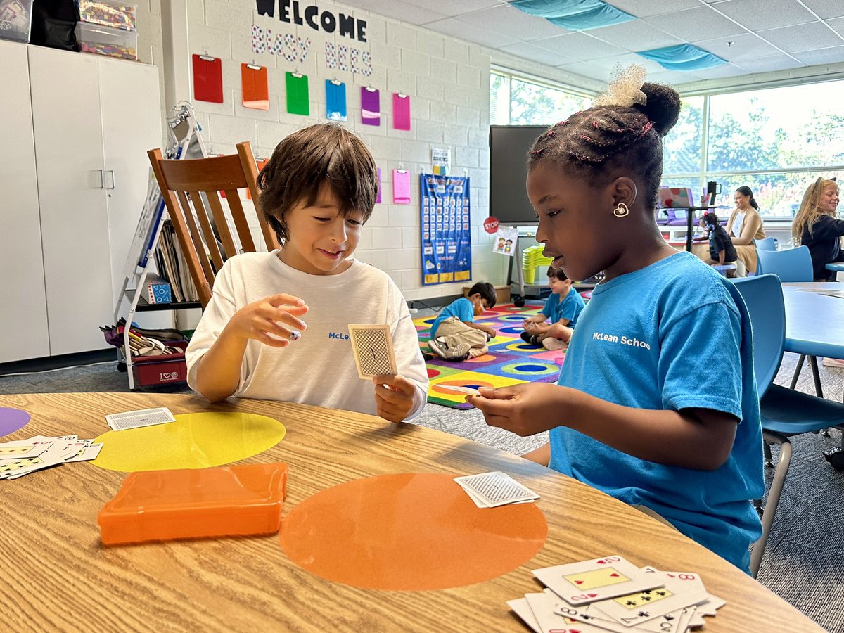 MarkhamKinders's tweet photo. K/1 students enjoyed a visit from the Head of School, Mr. Davis, during math today! We also learned a fun math game to start off the year! @McLeanSchool #McLeanSchool https://t.co/2dZK3FGHlq