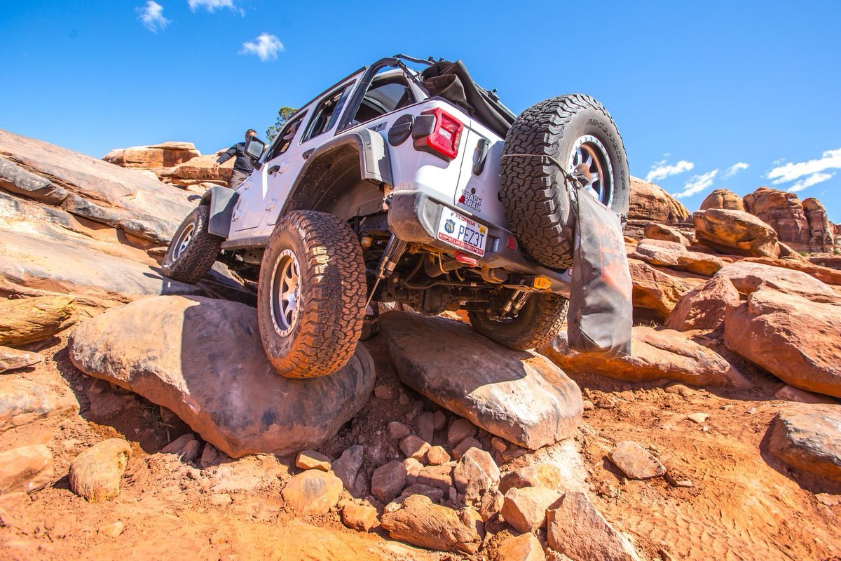 SpiderWebShade's tweet image. Upgrade your rig with the ultimate combo: the versatile TrailSac and our @spiderwebshade shade tops! 🙌 Whether you’re hitting the trails or just cruising, stay protected from the sun and keep your essentials handy🤗 Order now! 😎 #spiderwebshade #shadebrigade