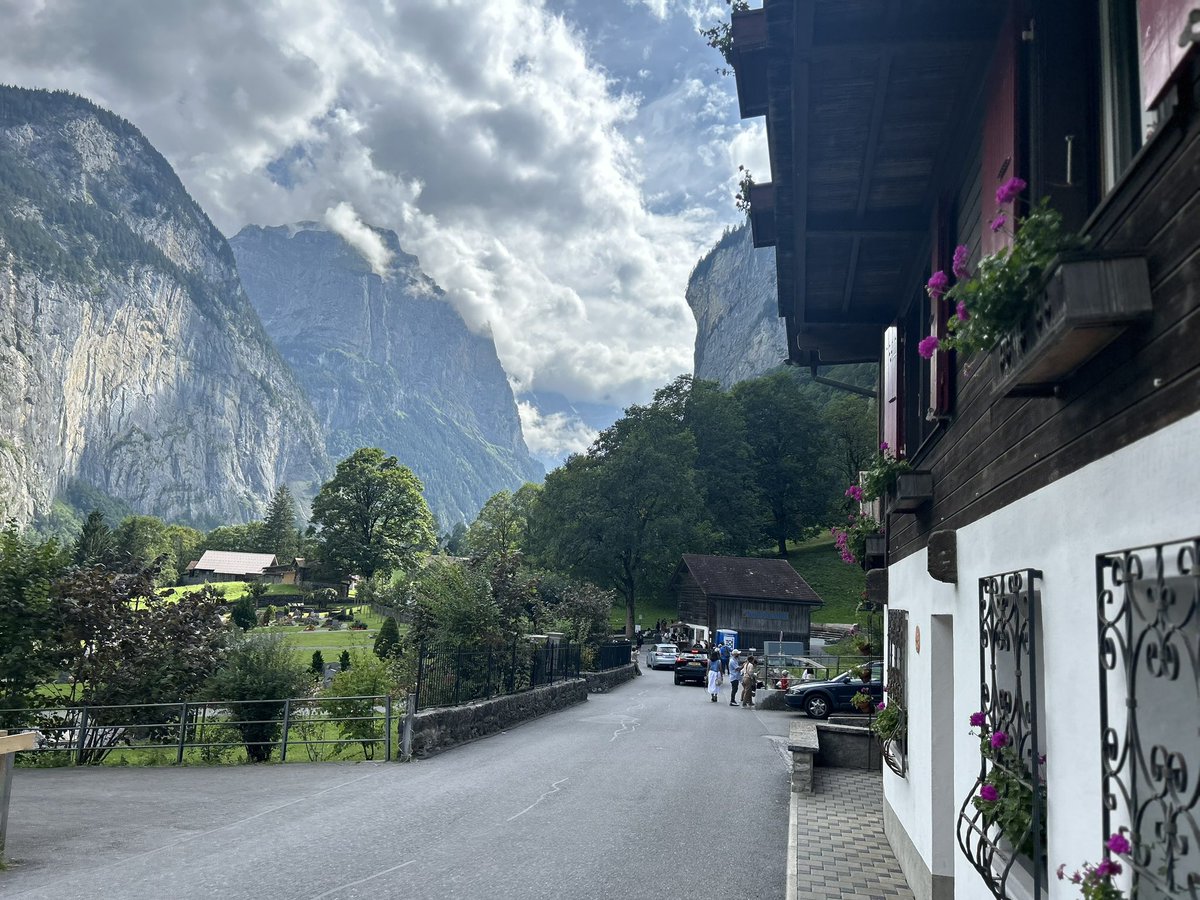 LifeofCPerry's tweet image. Lauterbrunnen, Switzerland 🇨🇭