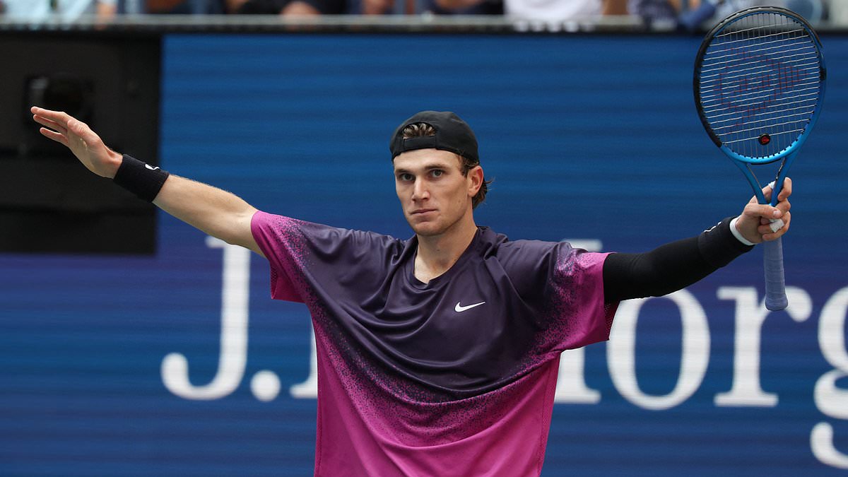 Jack Draper marches on into US Open semi-finals with another dominant display against No 10 seed Alex de Minaur... and he STILL hasn't dropped a set in New York! dlvr.it/TCqbl1