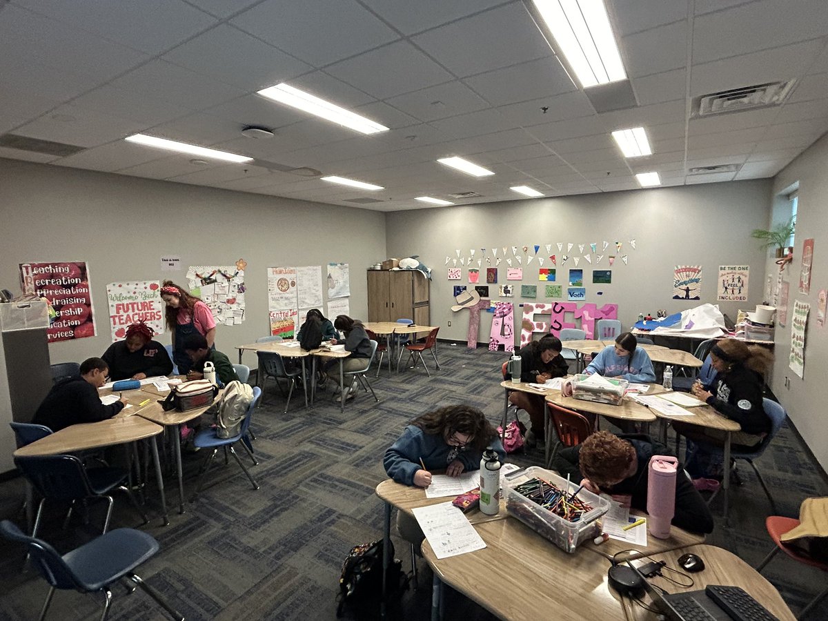 coaster64's tweet image. Great time with @lifemustangs Educator in Training students diving into their @CliftonStrength and writing their “Story of Me”
@lifeschools 
#LifeLeader