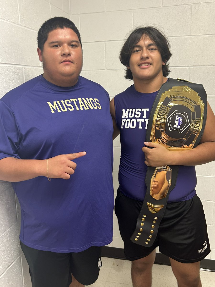 Congrats to Raul Moran Junior Captain Offensive Lineman for being our Championship Belt winner vs Crockett. #GoldStandard