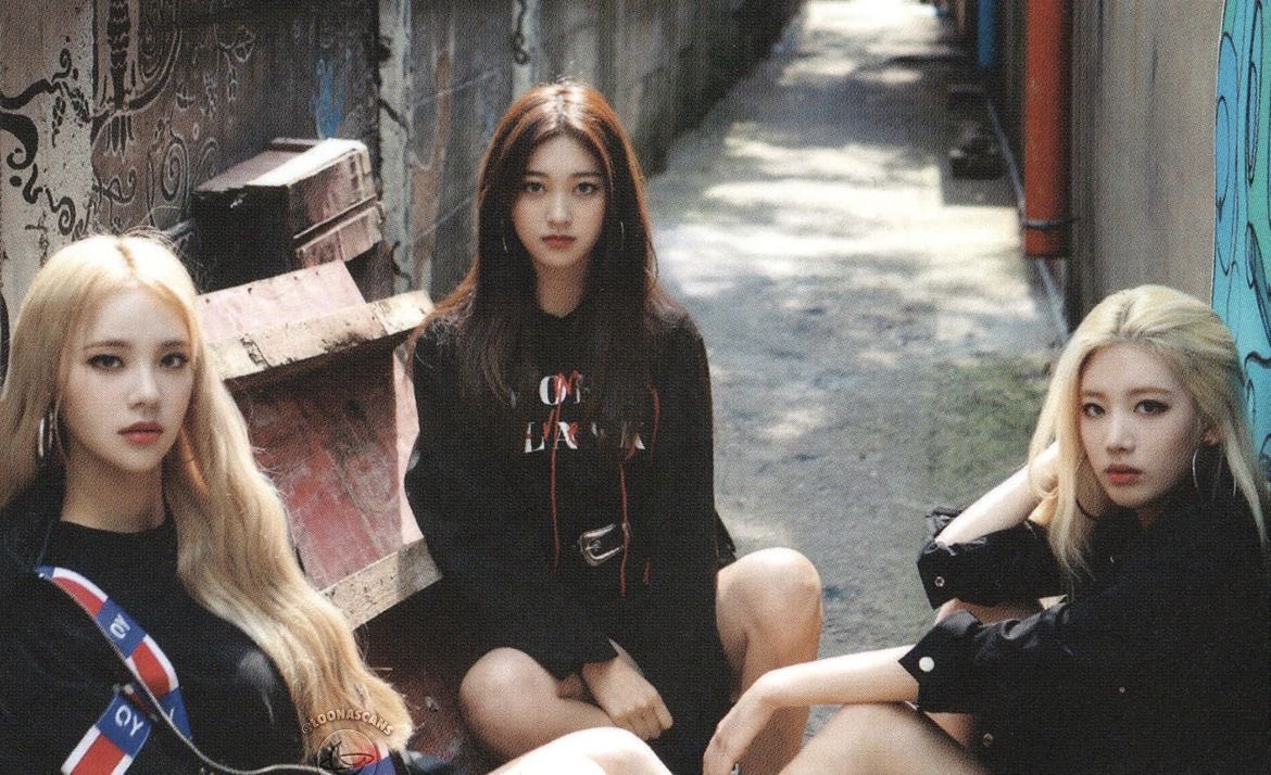 Loossemble: “I’ll talk to you later”

The kids named Ultak, Tzuyu and Layta: