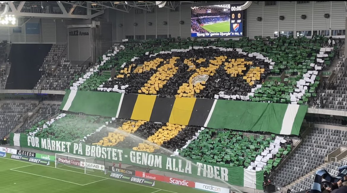 Men visade erat ”mästerverk” tre olika tröjor i samma tifo?@discogbg #bajen