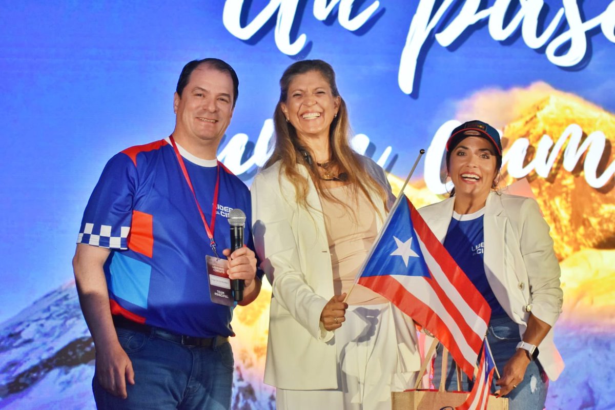 Extraordinarios dos días en Ponce, celebrando el congreso de agentes exclusivos de <a href="/clarotodo/">Claro Puerto Rico</a> aprendimos,compartimos, celebramos, premiamos, planeamos, y estamos listos para cerrar el 2024. <a href="/Karlawheelock/">Karla Wheelock</a> <a href="/alefuentespr/">Alexandra Fuentes</a> <a href="/juancpedreira/">Juan Carlos Pedreira</a> <a href="/SChecoPerez/">Sergio Pérez</a> 🇵🇷🏎️👏🏻
